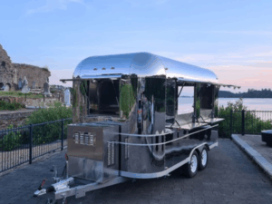 AKGI Remoques Cuisinieres Cote d'Ivoire - Retro Airstream Trailer