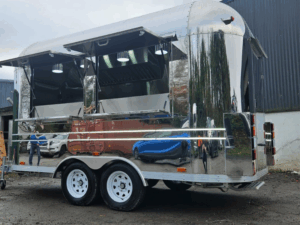 AKGI Remoques Cuisinieres Cote d'Ivoire - Retro Airstream Trailer