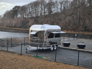 AKGI Remoques Cuisinieres Cote d'Ivoire - Retro Airstream Trailer