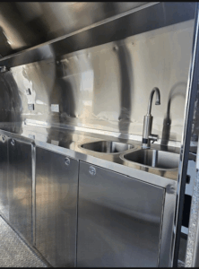 AKGI Remoques Cuisinieres Cote d'Ivoire - Retro Airstream Trailer