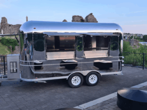 AKGI Remoques Cuisinieres Cote d'Ivoire - Retro Airstream Trailer